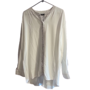 ❤️3 For 20.Bundle&saWhite soft long sleeve blouse with sequin and crochet detail